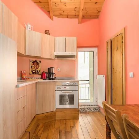 Apartment Butterfly By Halu!, Colourful House In The Center Thessaloniki
