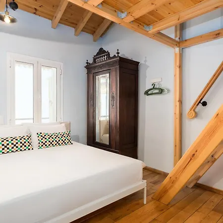 Butterfly By Halu!, Colourful House In The Center Apartment Thessaloniki